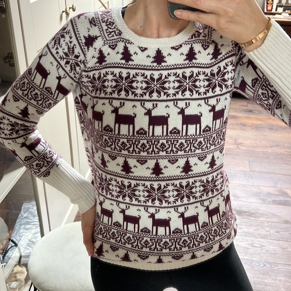 Gorgeous Holiday sweater for the festive season! - Picture 1 of 6